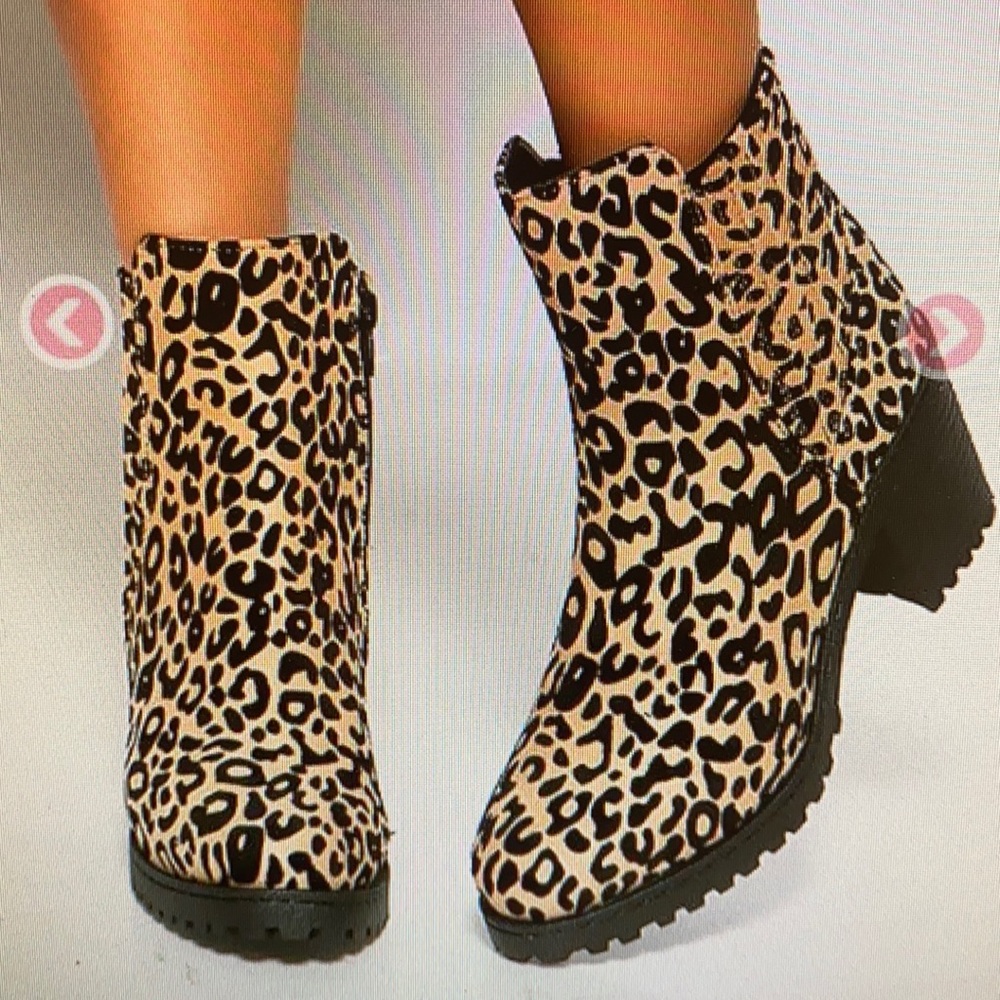Leopard Print Chunky Heel Booties Size 6